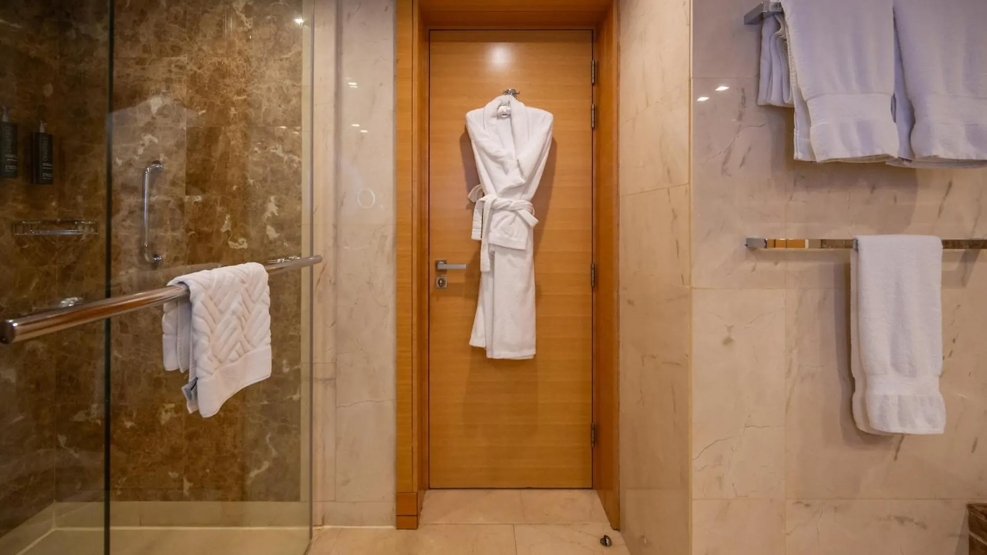 ***  Doubletree By Hilton Hotel Riyadh - Al Muroj Business Gate Saudi Arabia