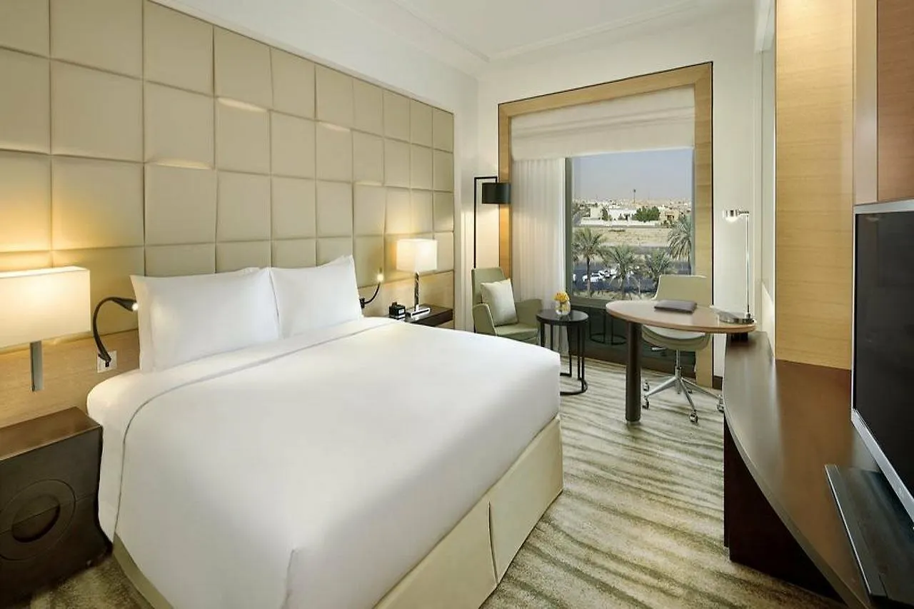 Doubletree By Hilton Hotel Riyadh - Al Muroj Business Gate 3*,