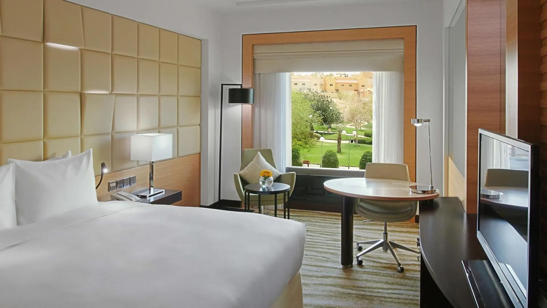 Doubletree By Hilton Hotel Riyadh - Al Muroj Business Gate